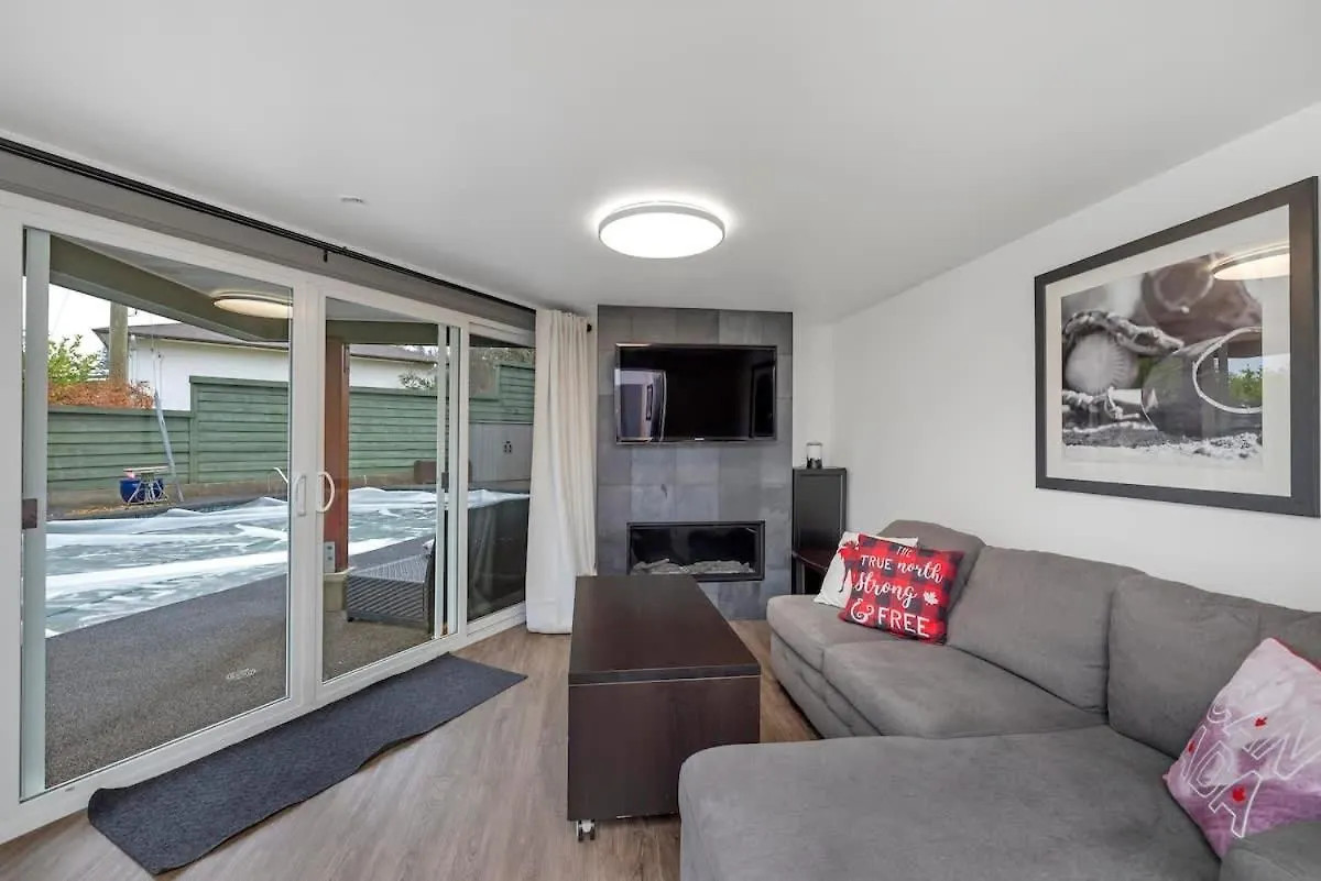 Tranquil Oasis 2 Bedroom Suite With Pool View فكتوريا